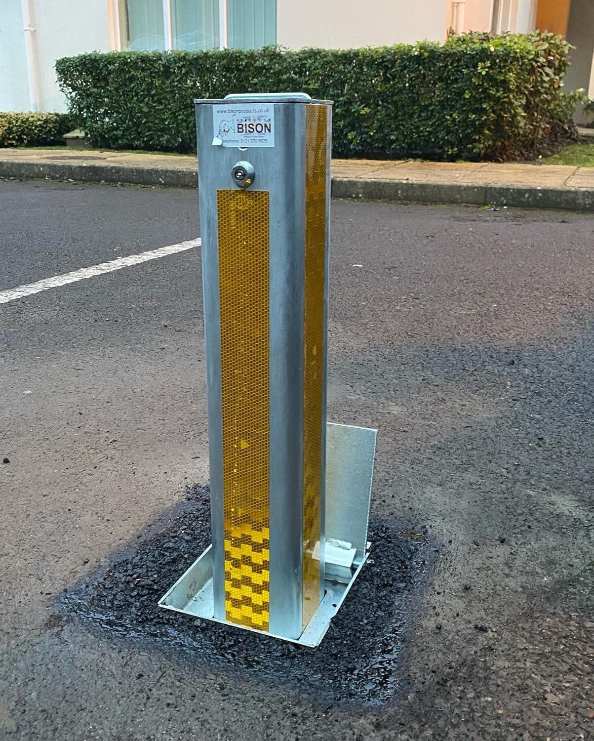Heavy Duty Telescopic Parking Security Post – Driveway Bollard with Anti-Tamper Lock &amp; Flush-Fit Boxed Lid